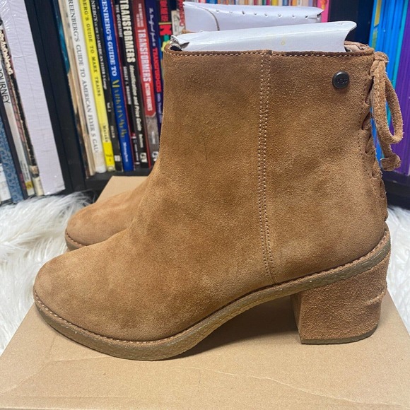 UGG CORINNE WOMENS ANKLE BOOTS CHESTNUT - Picture 2 of 7